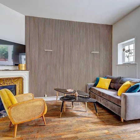 Chic Terrasse A 5min Des Champs-elysees With Ac Apartament Paryż