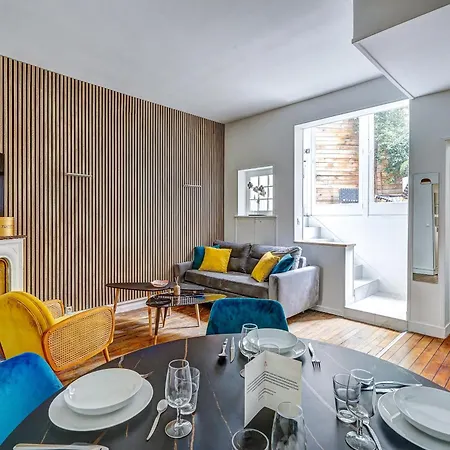 Chic Terrasse A 5min Des Champs-elysees With Ac Apartament Paryż